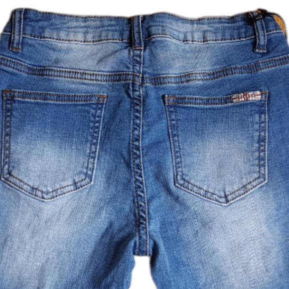 Machine- Distressed Bermuda Shorts - Picture 4 of 7